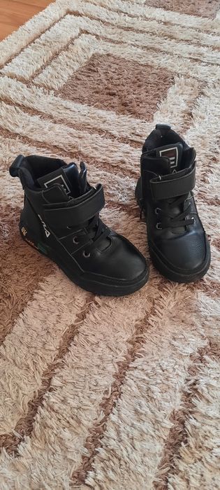 Продам осенние ботиночки