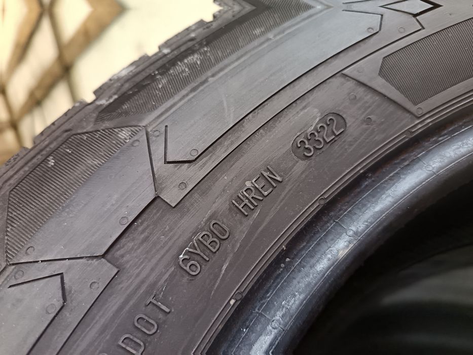 Anvelope MS iarna 235 65 16c continental indice 121/191  2022 5.8-6.5m