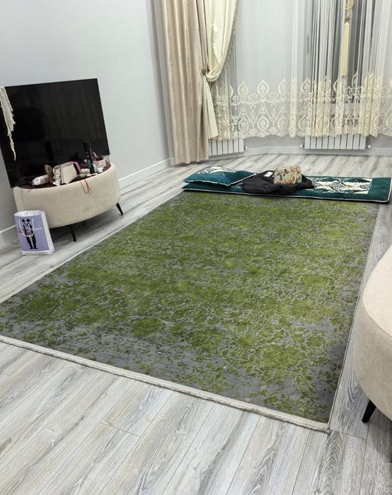 Продам ковер 2 на 3 м производство Бельгия