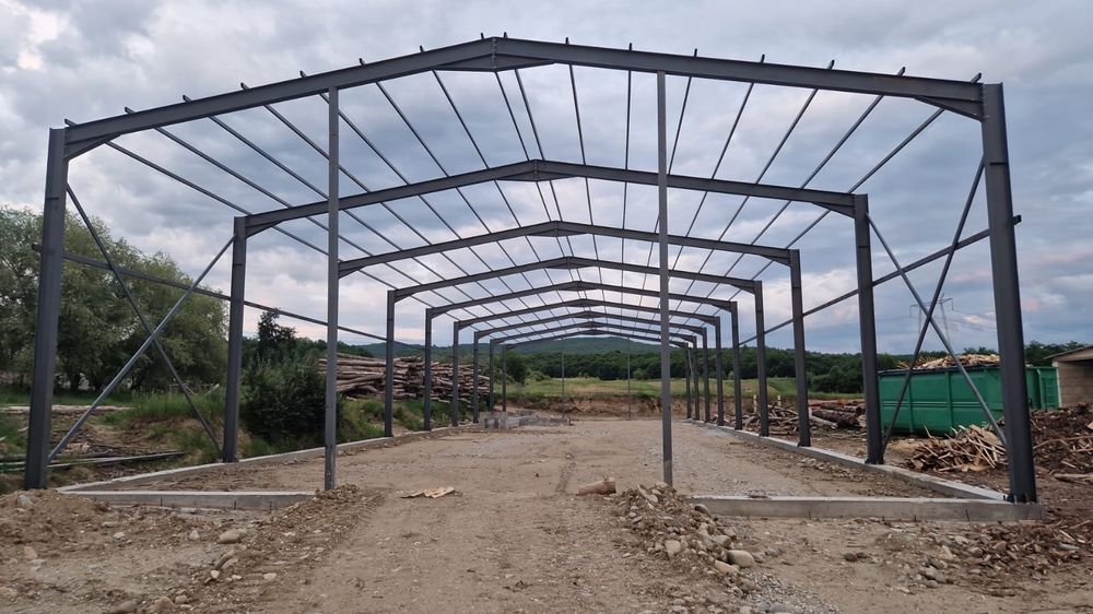 Vand structuri metalice ieftin