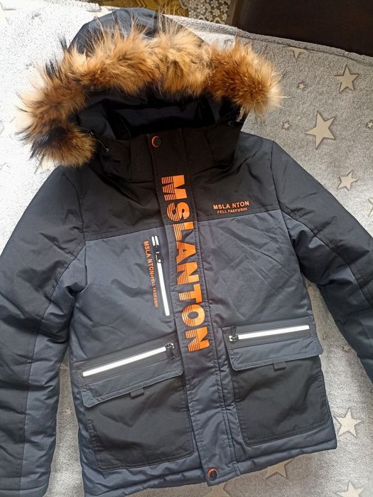 Продам куртку 134 размер .