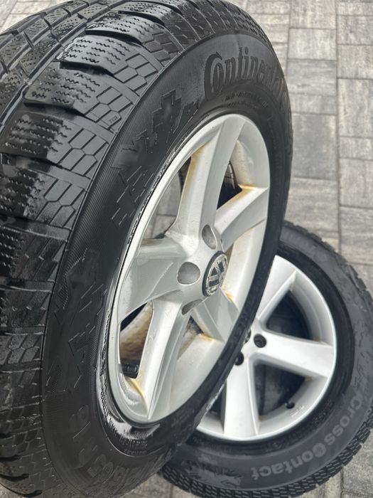 Vând roti de iarna continental 215/65 R16