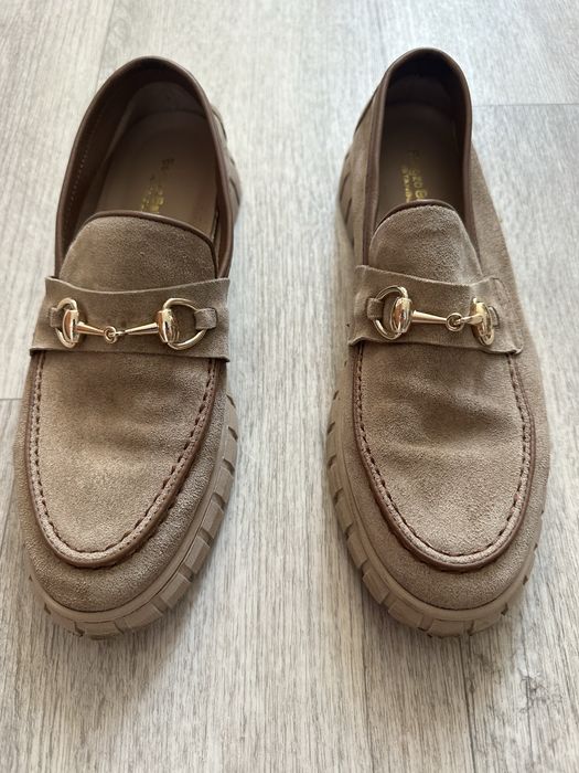 Женские лоферы.