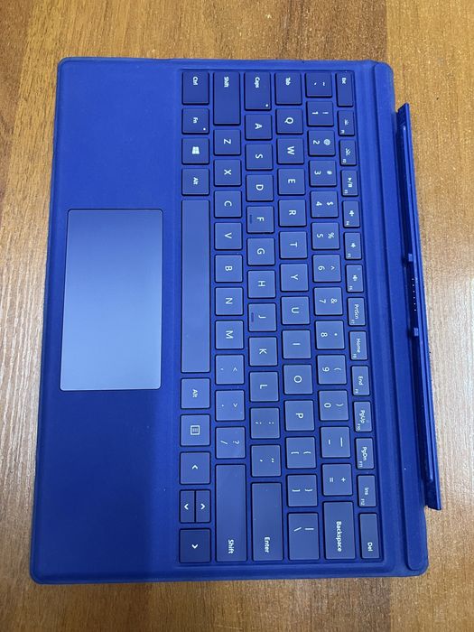 Surface Pro клавиатура с подсветкой оригинал microsoft