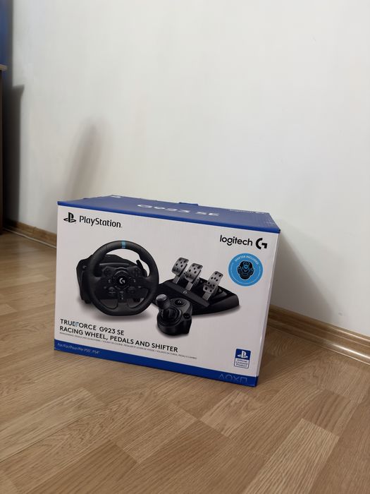 Vand volan logitech G923 SE pentru pc / ps