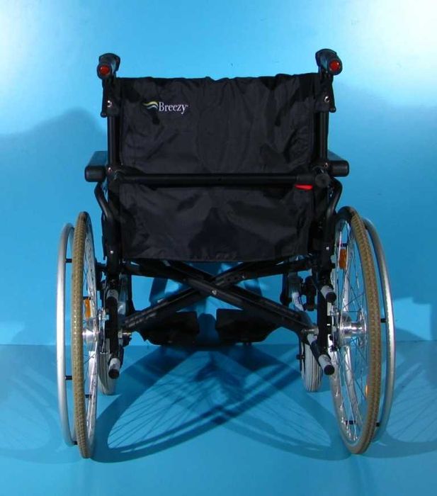 Scaun cu rotile din aluminiu Breezy - latime sezut 52 cm