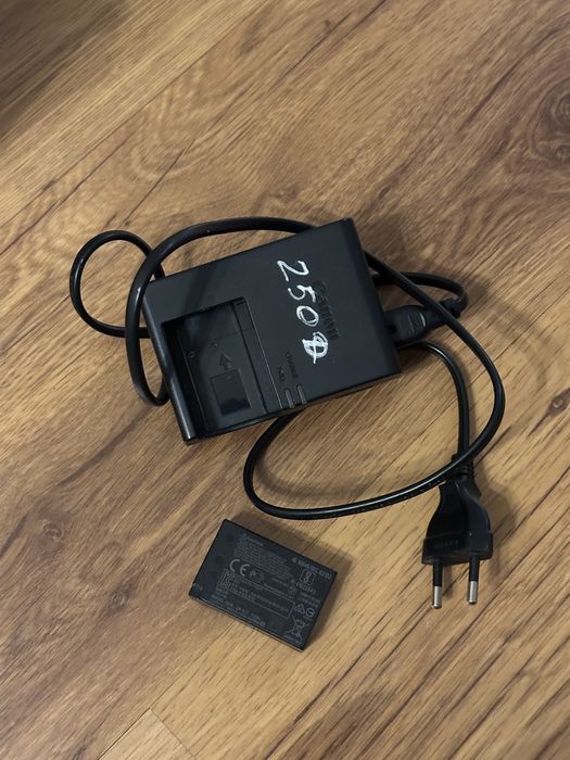 Продам фотоаппарат canon 250d