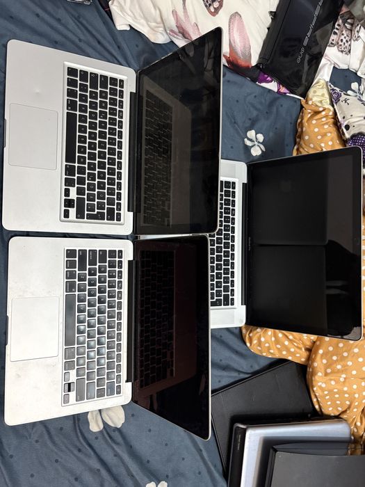vand 3 macbook fara incarcatoare