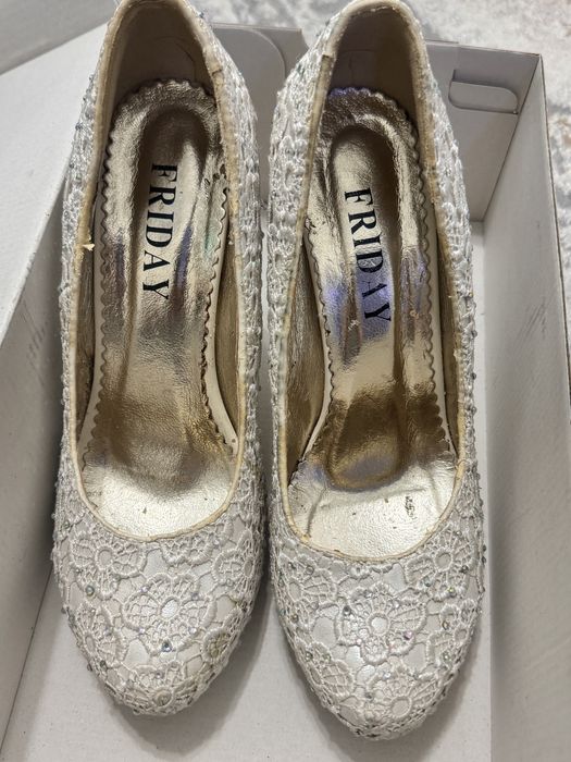 Аяк киемдер буу етиктер