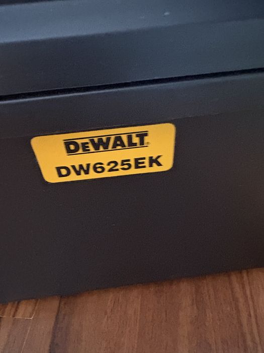 Masina DEWALT de frezat lemn | noua