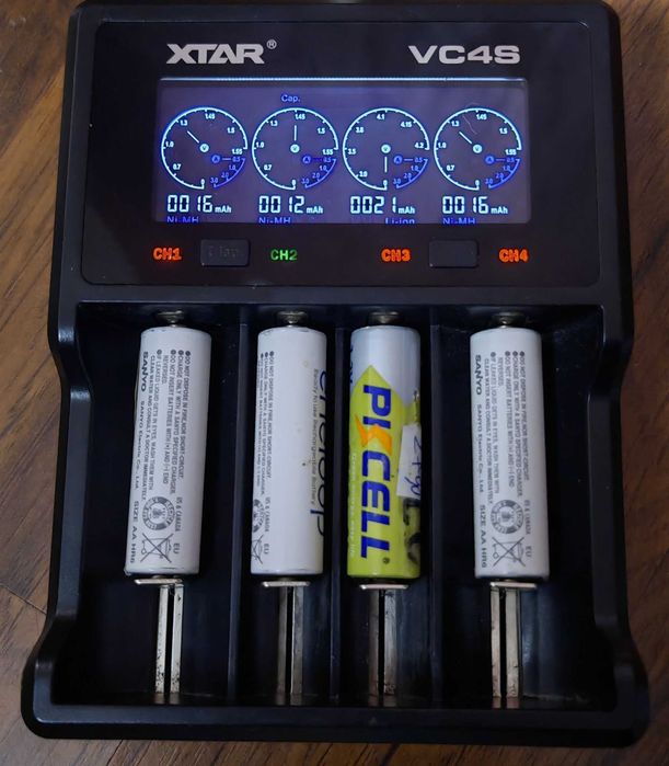 XTAR VC4S Charger - умно зарядно за Li‑ion / Ni‑MH акумулатори батериi