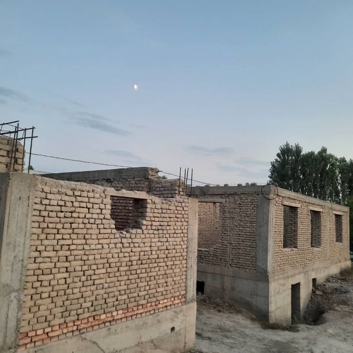 Курилиши тугалланмагам ховли уй