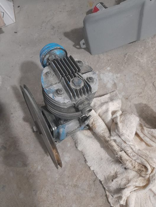 Продам Компрессор