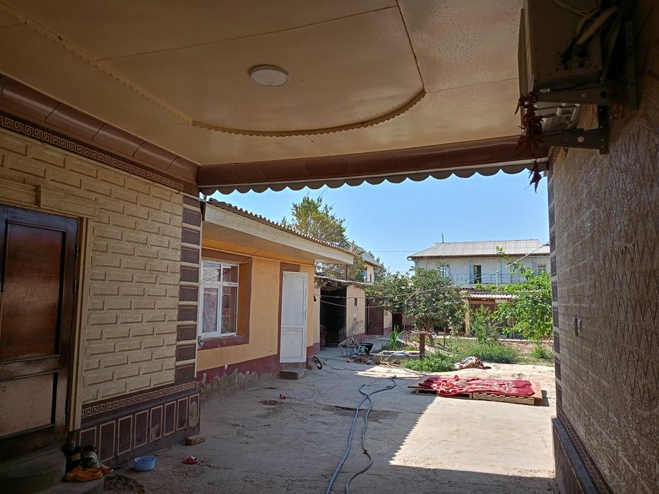 Uy sotiladi  srochna