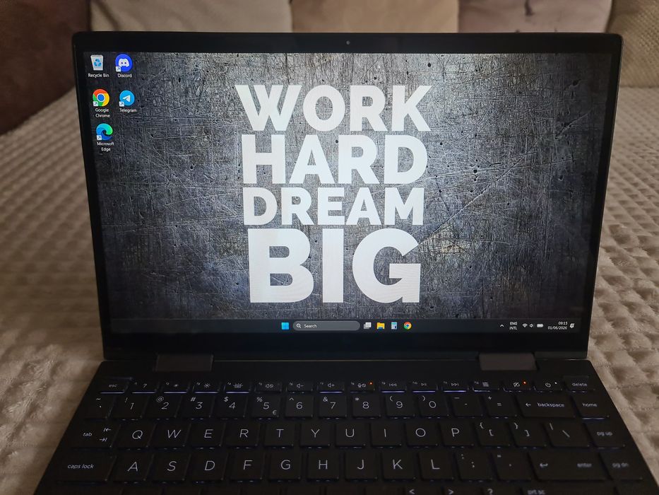 Laptop HP Envy X360 cu display crapat(abia se vede)