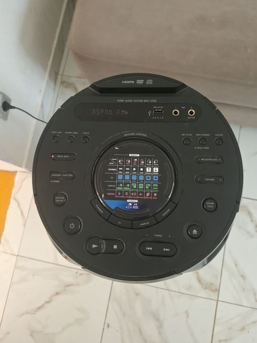 Продам музыкальный центр Sony.