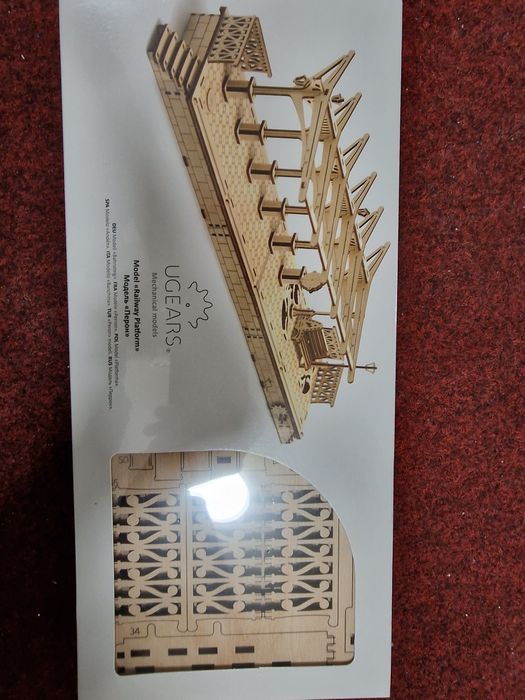 Vand locomotiva vagon si gara ugears lemn