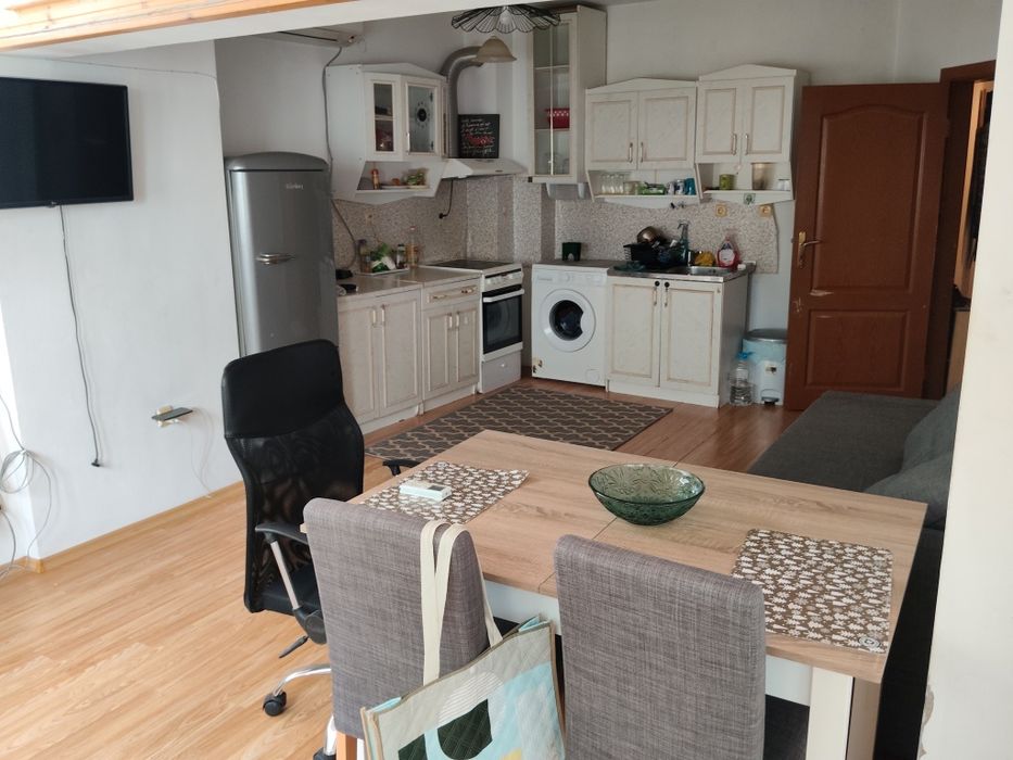 Дава се под наем Двустаен апартамент в Варна, ХЕИ - 48 кв.м за 200 € - Снимка #2