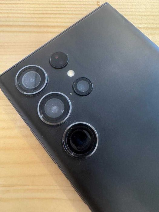 продам Samsung Galaxy S23 Ultra б/у битый