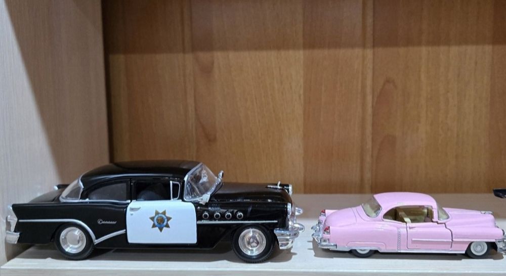 Обменяю машинки на Киндер ОСД