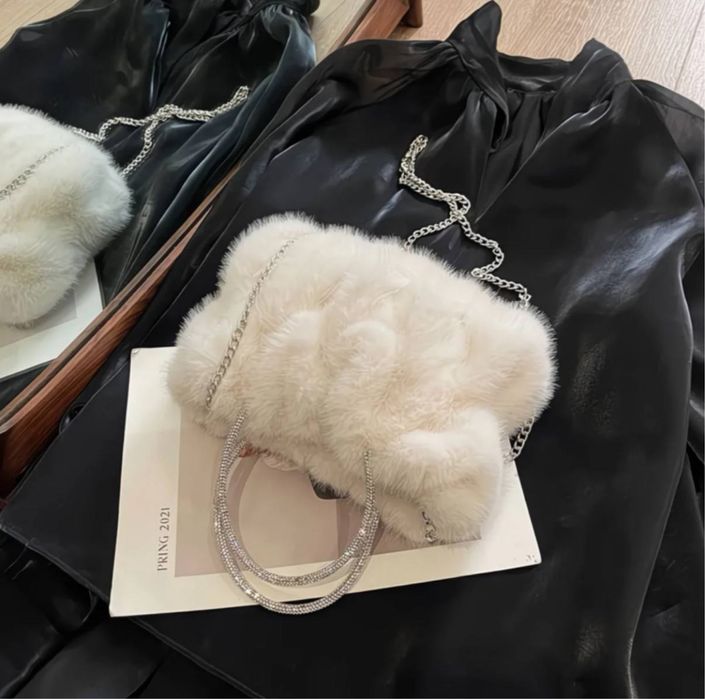 Милые меховые сумки