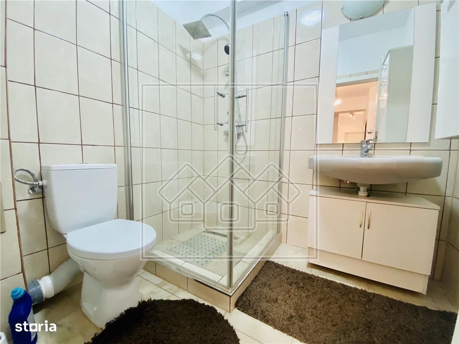 Apartament cu 3 camere, 2 bai si balcon - Zona Turnisor