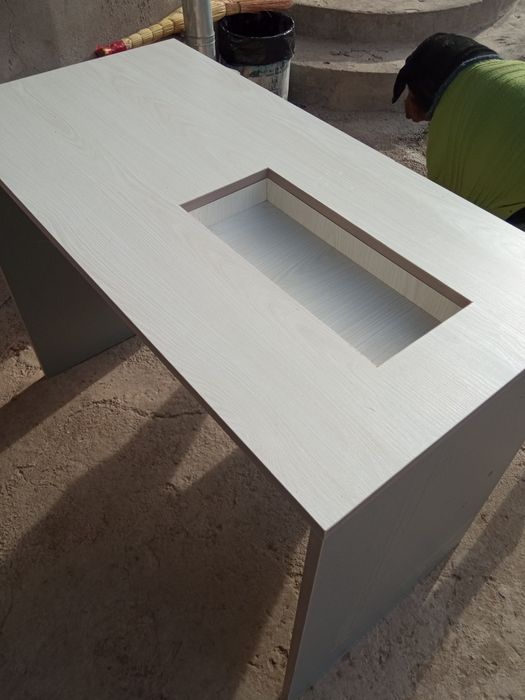 Стол для швейной машинки