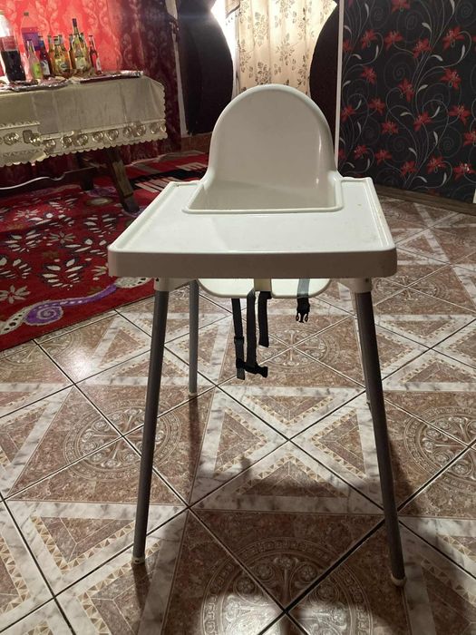 Scaunel alimentare bebe
