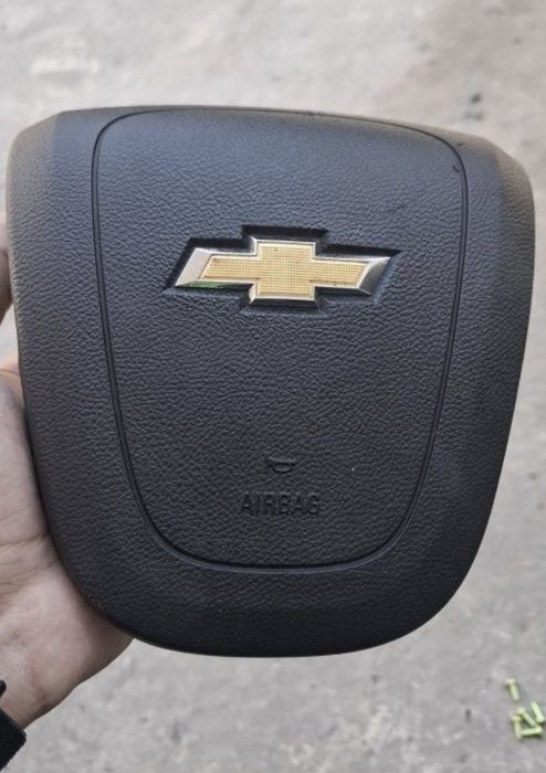 Продам оригиналную аирбаг крышку с аирбагом от малибу 1 оригинал снят