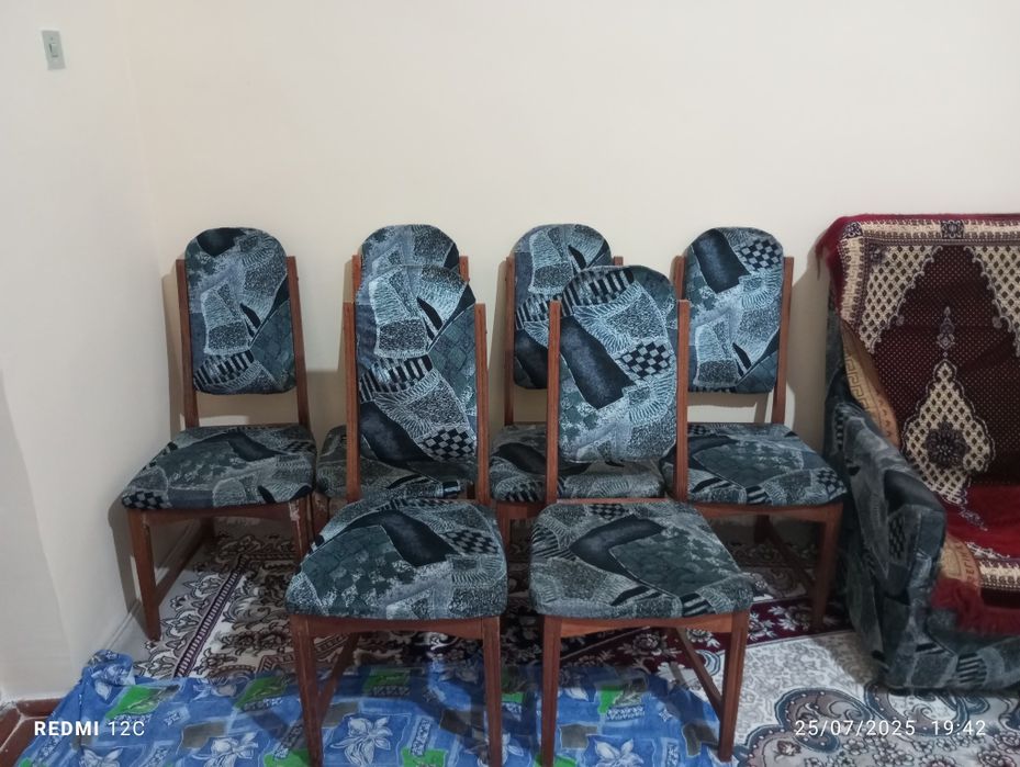 Siz korib turgan 6ta stul 2ta kreslo bularning hammasi yangi