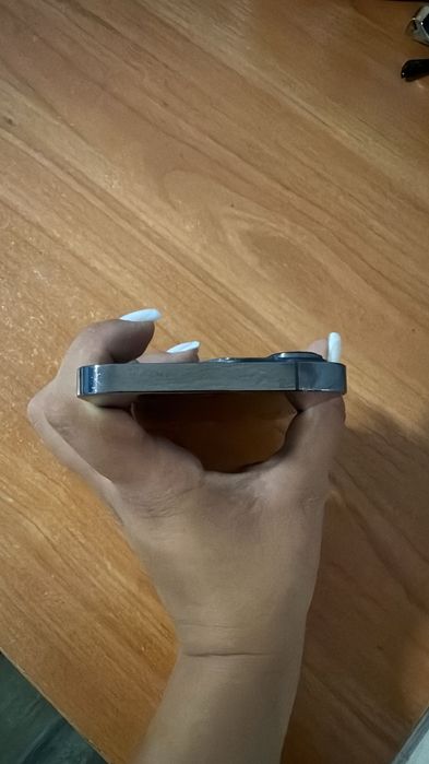 Продавам iPhone 13 Pro