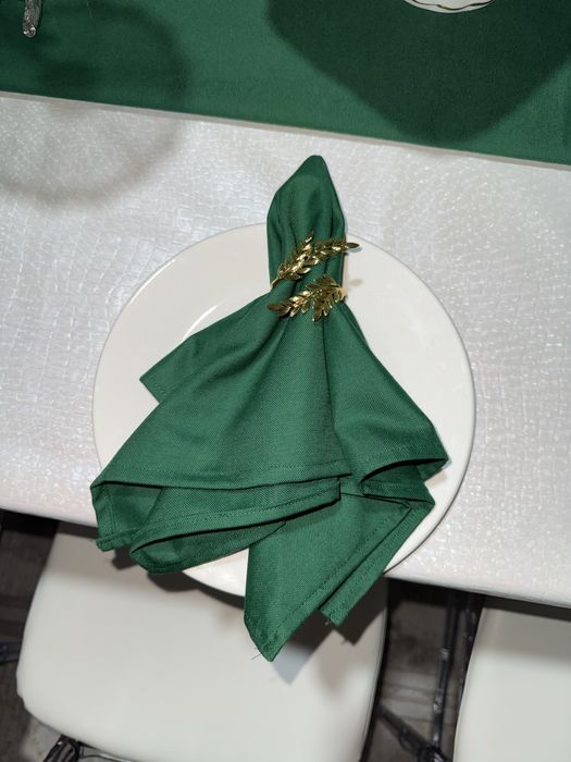 Аренда столов  и стульев