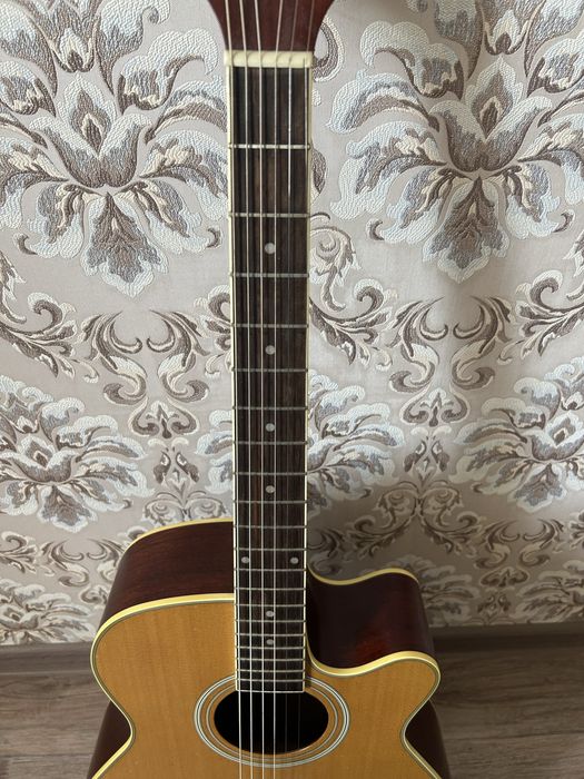 Продается Акустическая гитара dc 10/na