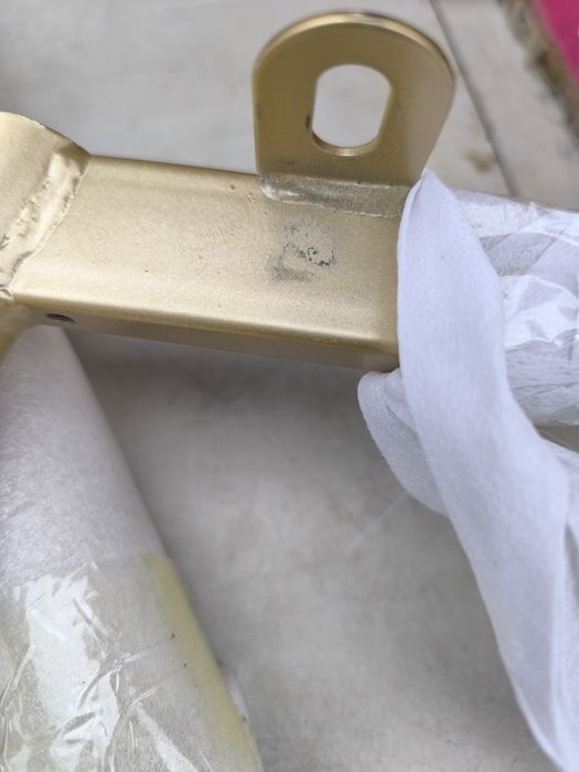 Трапезен стол Мерилин, каптирано кадифе ,златисти стоманени крака