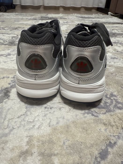 Кроссовки adidas originals