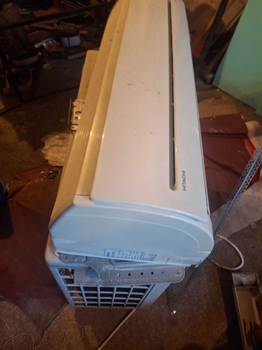 Климатик hitachi