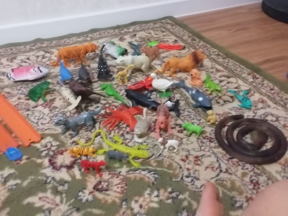 Разные игрушки в отличном состояний