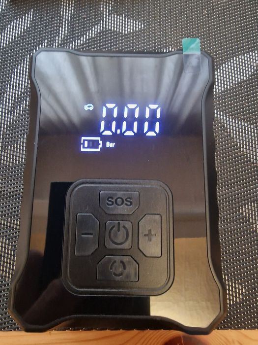 Преносим компресор, помпа за гуми.