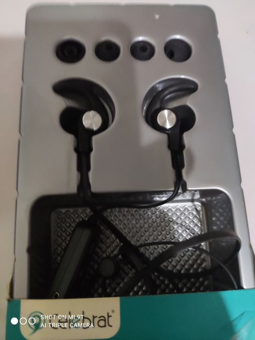 Продам наушники Celebrat