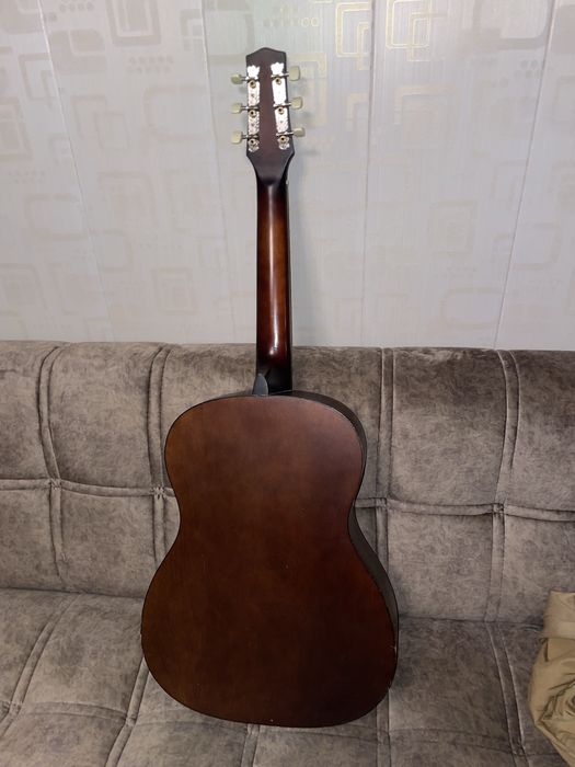 Акустическая гитара
