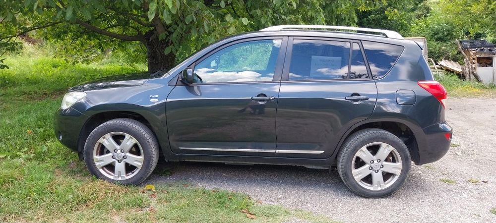 Продава се TOYOTA RAV4 4 D4D