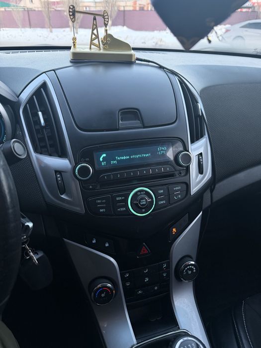 Chevrolet Cruze автомобиль