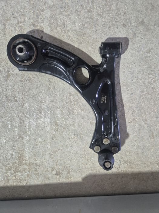 Кобальт правый рычаг