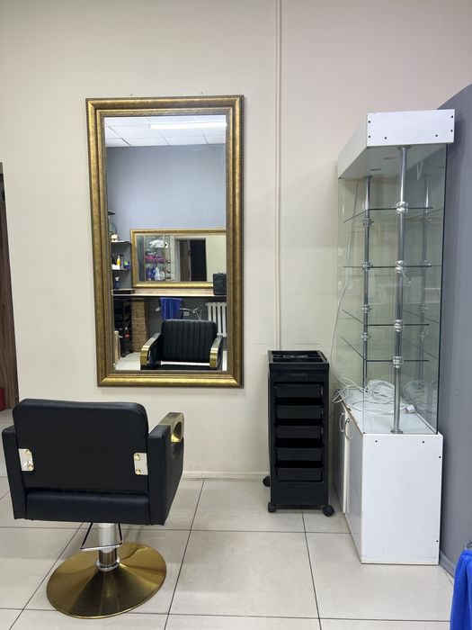 Сдам парикмахерское кресло