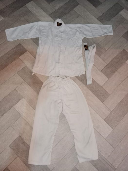 Кимано бар каратэ,до- казак күрес