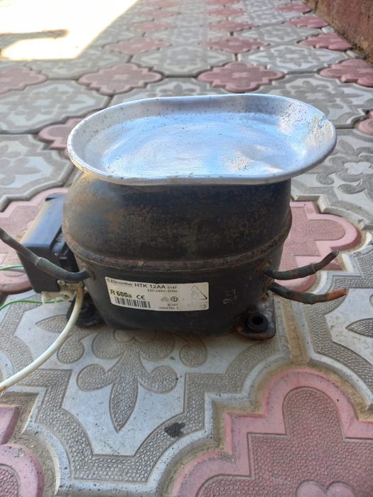 Продам компрессор от холодидьника