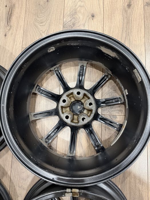 Продается диски R17  в отличном состоянии