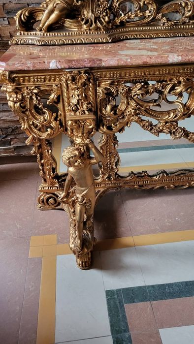 Конзолна маса. Внос от Италия