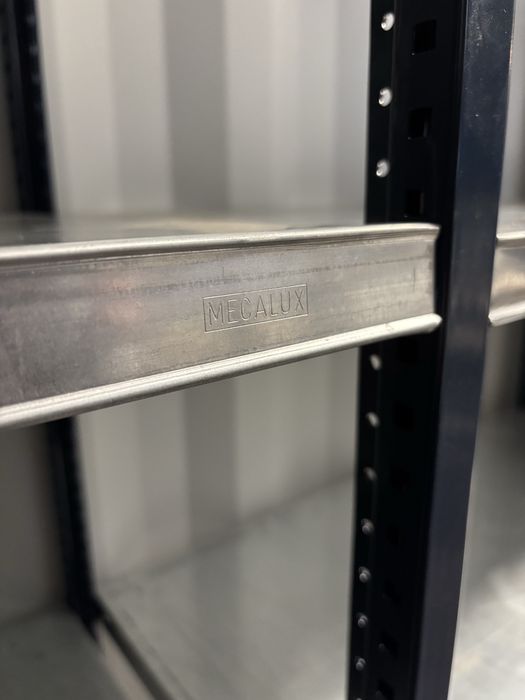 Rafturi cu polite zincate