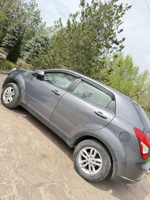 Продам машину Ssang Yong